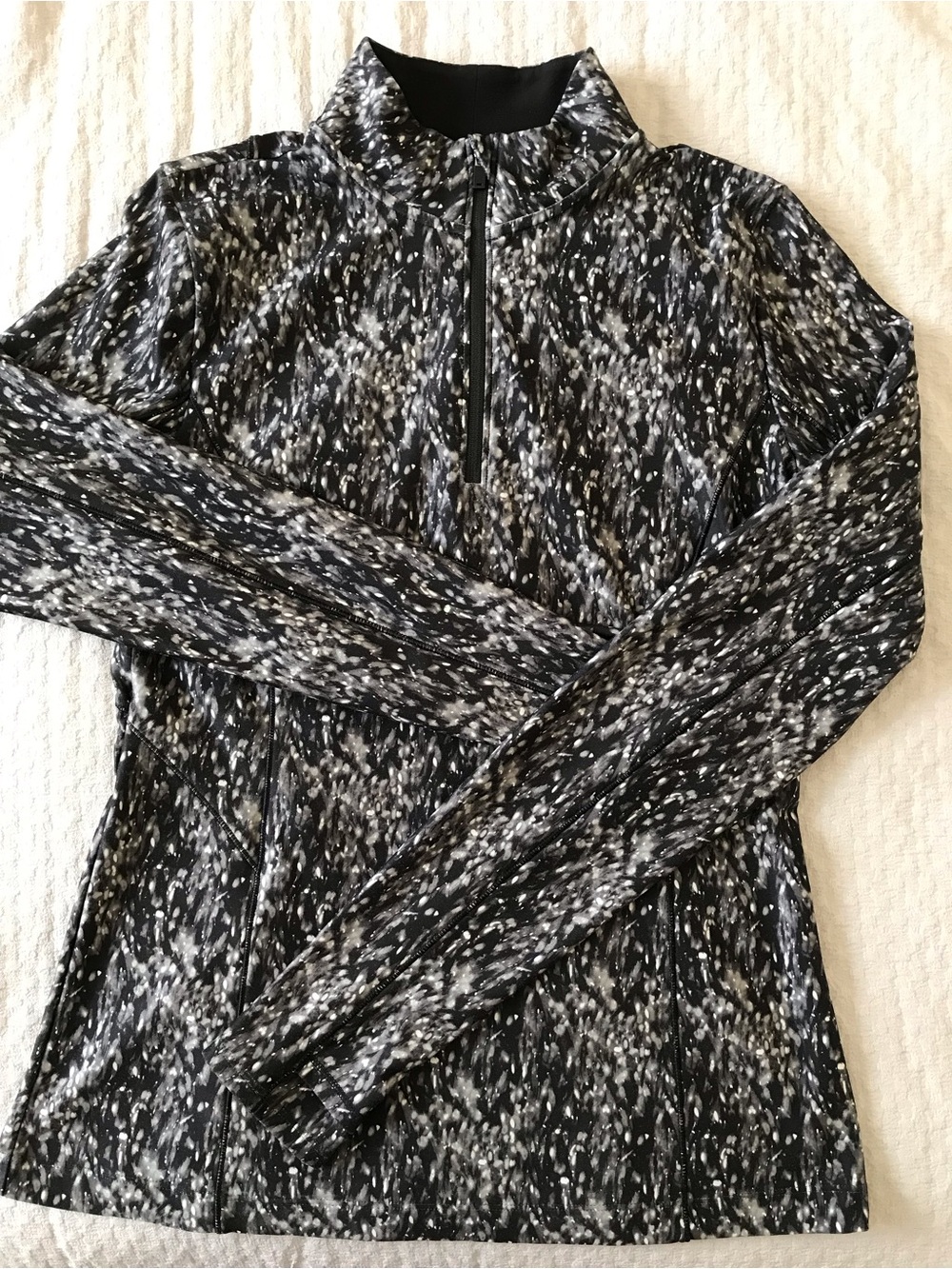CALIA by Carrie Underwood Black & White Speckled Long-Sleeve Pullover